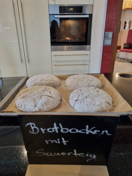 Brotbacken mit Sauerteig und Vollkorn