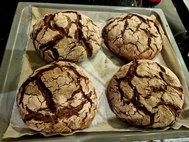 Sauerteig trifft Vollkorn - Brot selbstgemacht